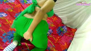 Skinny umhlolokazi, lo lounge mna stele kwi kweziqithi, hayi namhlanje Xxx Mom indawo esembinbdini yevili