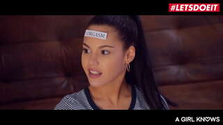 #LETSDOEIT - Sicilia మోడల్, Apolonia మరియు కటన - ఆసియా టీన్ ప్రయత్నిస్తుంది లెస్బియన్ సెక్స్ తో ఆమె BESTIES