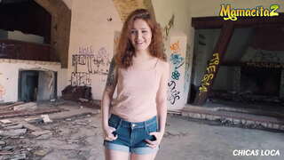 CHICAS المحلى - شيلي النعيم - مجعد الشعر في سن المراهقة العام محفوف بالمخاطر الجنس مع قرنية غريب