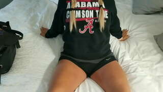 Домашнє відео блондинки, що їздить на члені