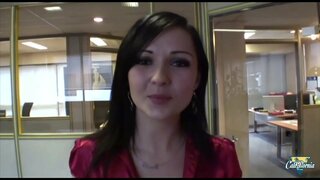 Zierlich Brünette offre Sohn cul avec plaisir