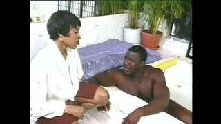 ���ំណាងខ្មៅជាសប្បាយរីកសូរស្រស់ស្អាតនេះ fuious ស្ត្រី